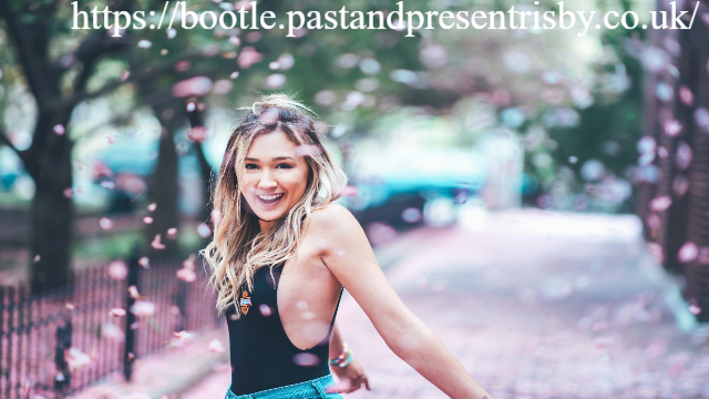 Kisah Inspiratif LaurDIY: Perjalanan Kreatif Lauren Riihimaki